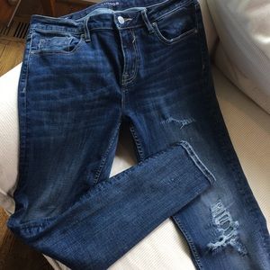 Distressed skinny jean